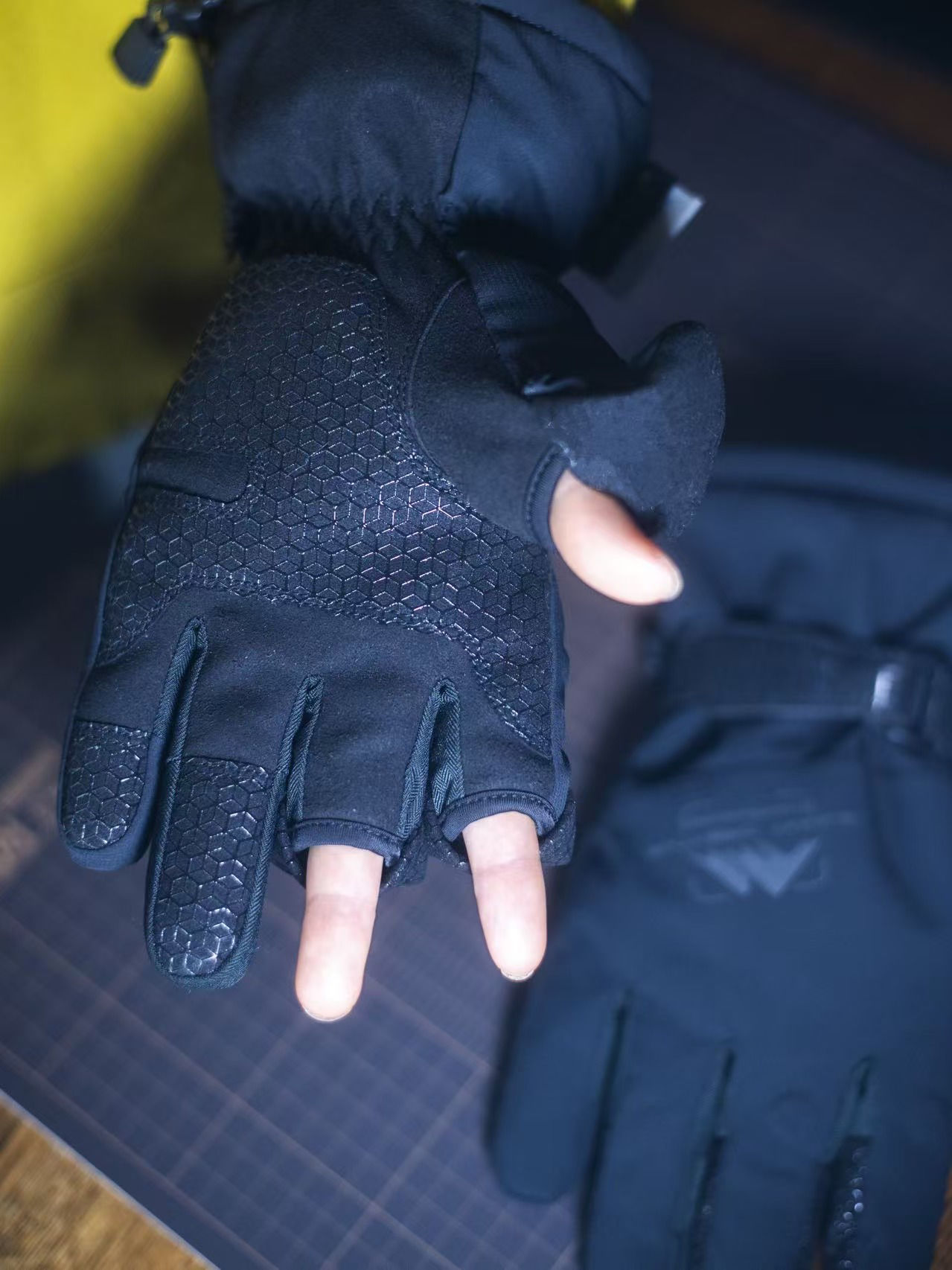 Summit Creative Large (L) Professional Photography Gloves Luminous series (Black) | Summit Creative Australia 9 Summit Creative Large (L) Professional Photography Gloves Luminous series (Black) | Summit Creative Australia 9